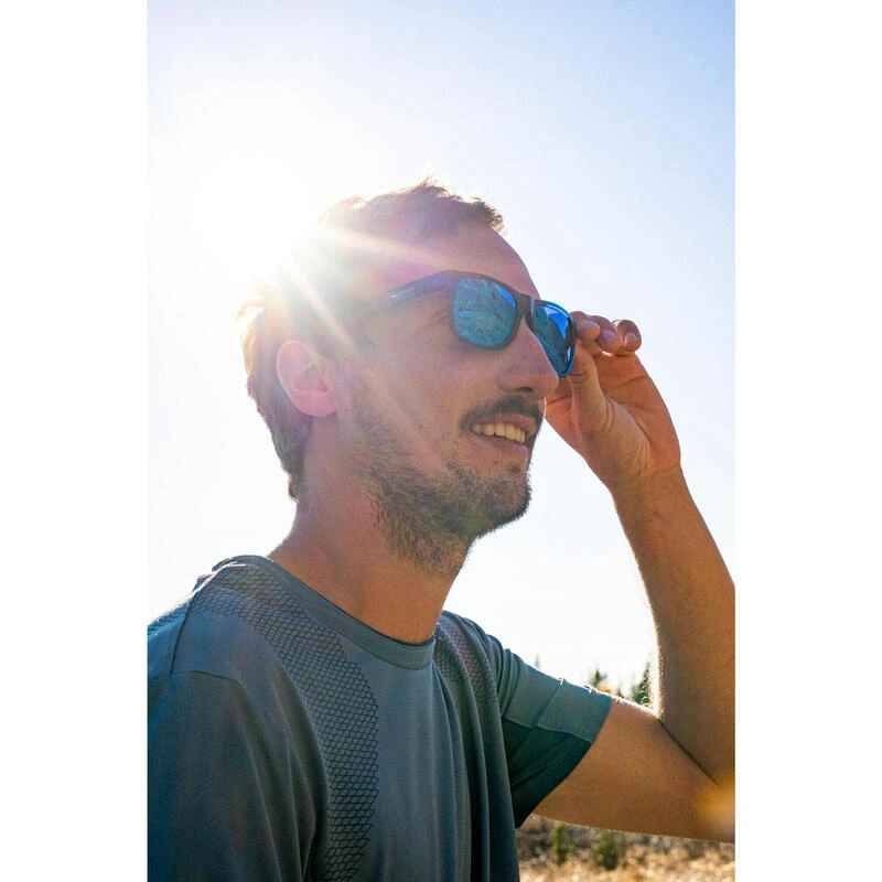 Quechua Wandelzonnebril Voor Volwassenen MH140 Categorie 3 13 Quechua Wandelzonnebril Voor Volwassenen MH140 Categorie 3 - Afbeelding 11